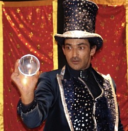Polino Magicien jongleur